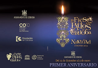 CLAVELES, GITANILLAS, Y…PONSETIAS. LOS PATIOS DE CÓRDOBA EN NAVIDAD.