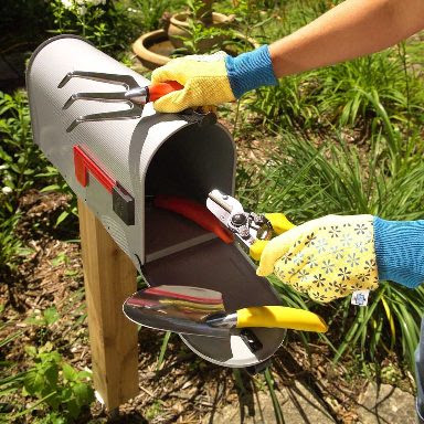 Guardar las herramientas en un buzón